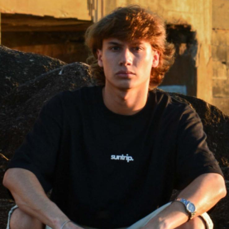 Remera Wine Please Negra